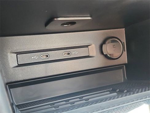 New 2025 Volkswagen Taos SE image 13