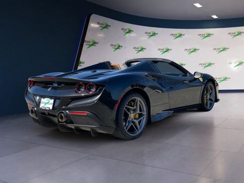 Used 2022 Ferrari F8 Tributo image 7