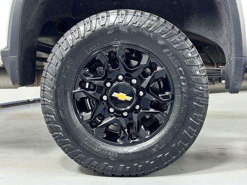Used 2023 Chevrolet Silverado 2500 LT w/ Convenience Package AWD/4WD image 32