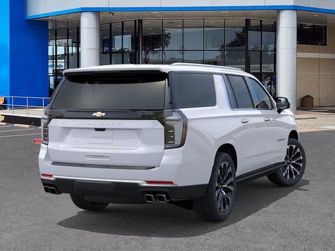 New 2026 Chevrolet Suburban High Country image 4