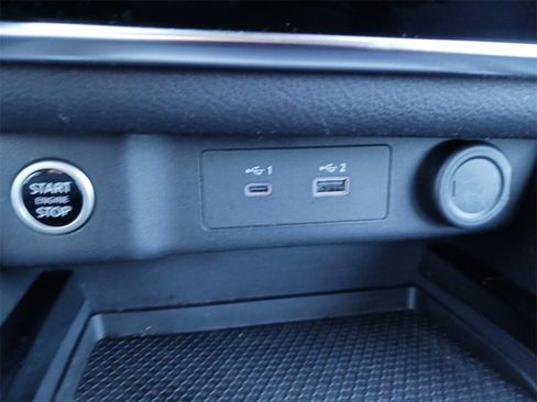 Used 2023 Nissan Rogue S image 25