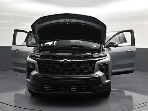 Used 2024 Chevrolet Traverse RS FWD image 36