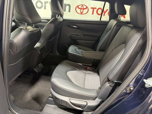 Used 2025 Toyota Highlander XSE AWD/4WD image 20