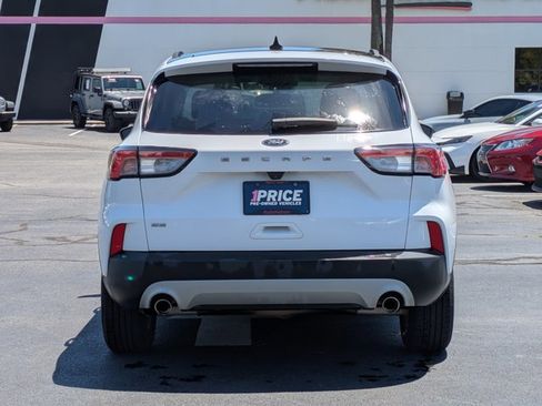 Used 2022 Ford Escape SE w/ Convenience Package FWD image 6