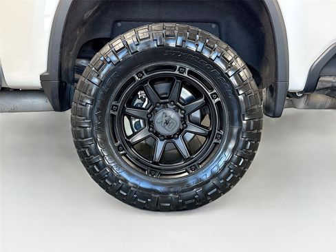 Used 2023 Chevrolet Silverado 2500 High Country AWD/4WD image 39