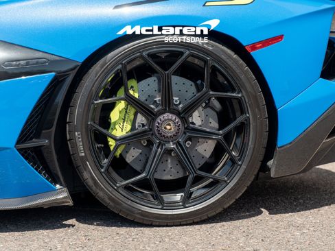 Used 2021 Lamborghini Aventador SVJ AWD/4WD image 39