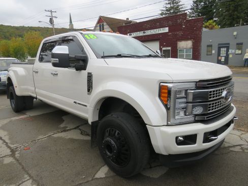 Used 2018 Ford F450 Platinum w/ Platinum Ultimate Package image 3