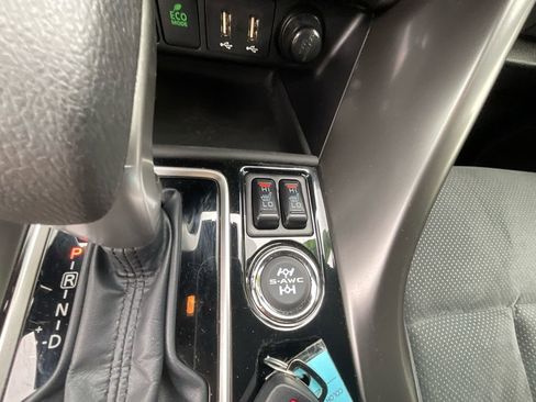 Used 2025 Mitsubishi Eclipse Cross AWD image 28