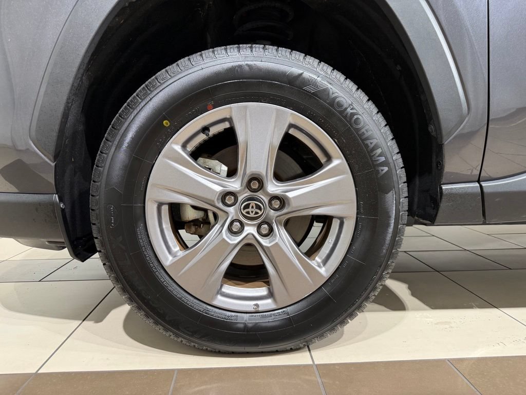 Certified 2025 Toyota RAV4 LE AWD/4WD image 10