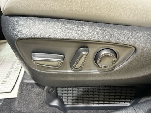 New 2026 Toyota Sienna XLE FWD image 17