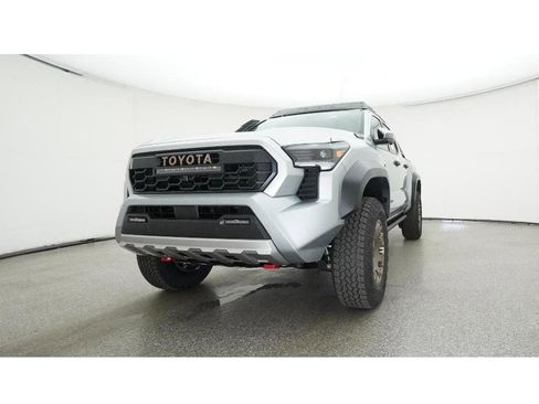 New 2025 Toyota Tacoma Trailhunter image 32