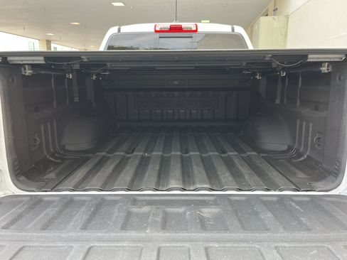 Used 2022 GMC Canyon Denali RWD image 18