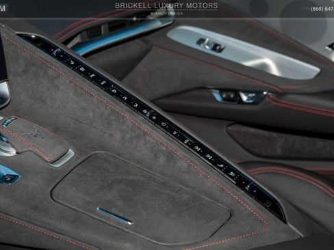 Used 2021 Chevrolet Corvette Stingray Premium Cpe w/ Z51 Performance Package image 21