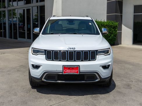 Used 2018 Jeep Grand Cherokee Limited w/ Luxury Group II AWD/4WD image 2