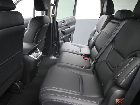 New 2026 Nissan Armada SV image 12