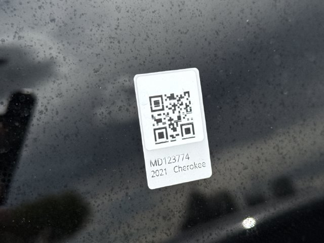 Used 2021 Jeep Cherokee Trailhawk w/ Trailer Tow Group AWD/4WD image 28