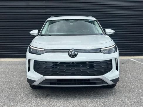 Used 2025 Volkswagen Tiguan S FWD image 4