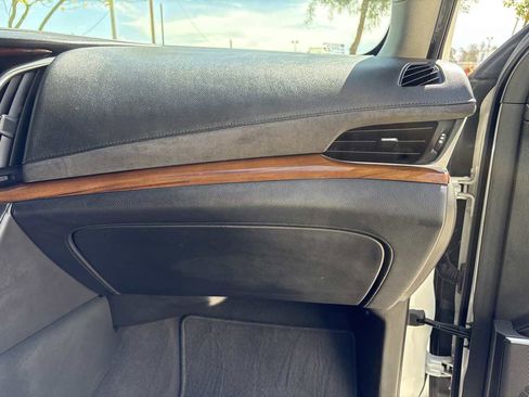 Used 2019 Cadillac Escalade ESV Luxury AWD/4WD image 24