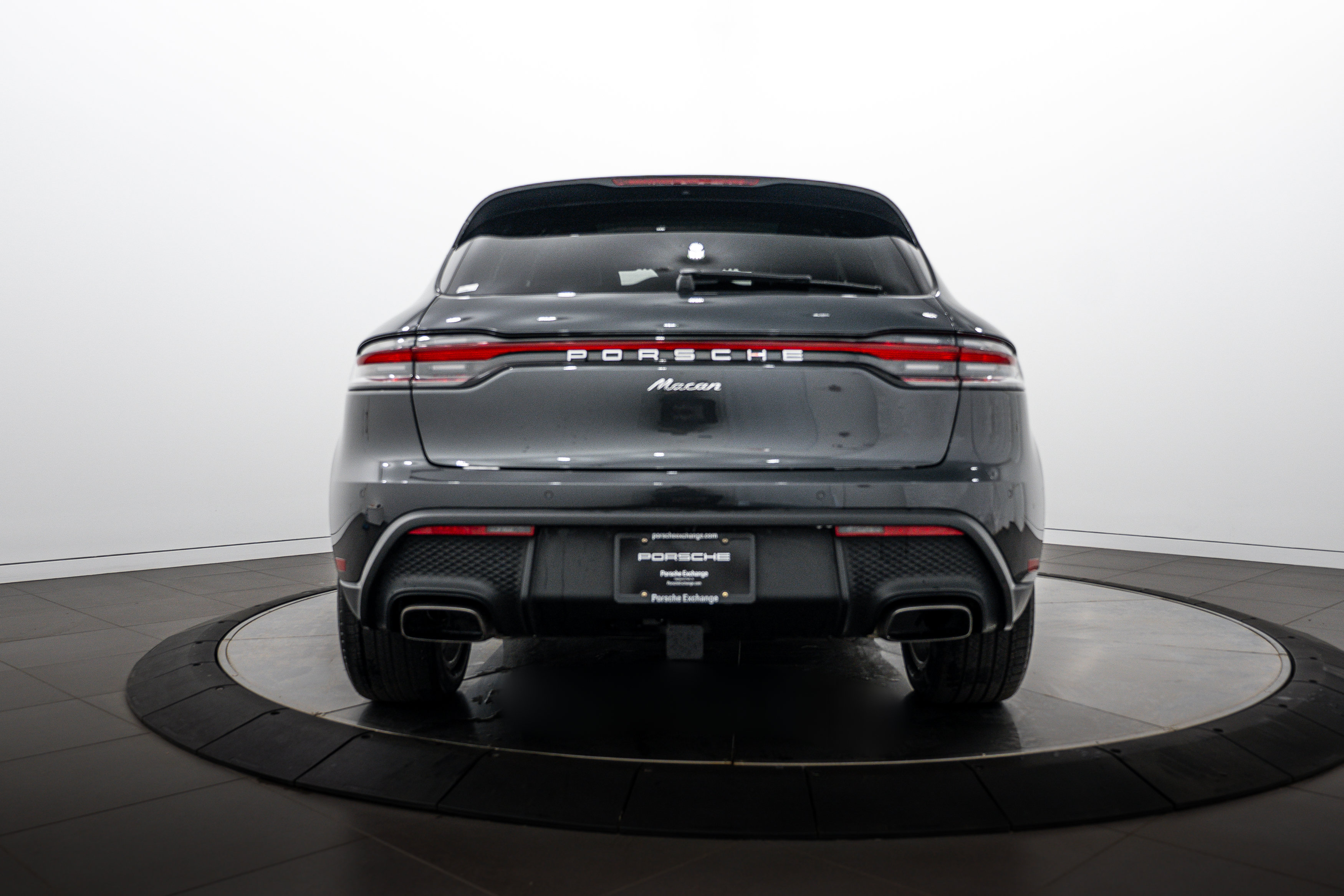 Certified 2026 Porsche Macan AWD/4WD image 6