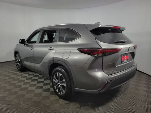 Used 2026 Toyota Highlander XLE AWD/4WD image 5
