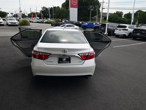 Used 2017 Toyota Camry XLE w/ Moonroof Package FWD image 41