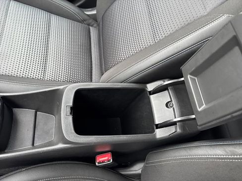 Used 2025 Chevrolet Trax LT image 28