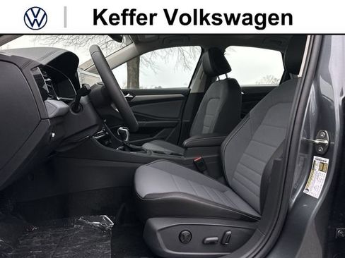 New 2026 Volkswagen Jetta SE FWD image 12