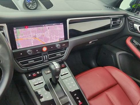 Used 2024 Porsche Macan AWD/4WD image 42