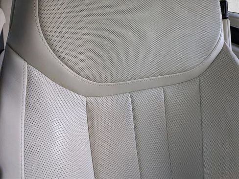 Used 2023 Land Rover Range Rover SE AWD/4WD image 18