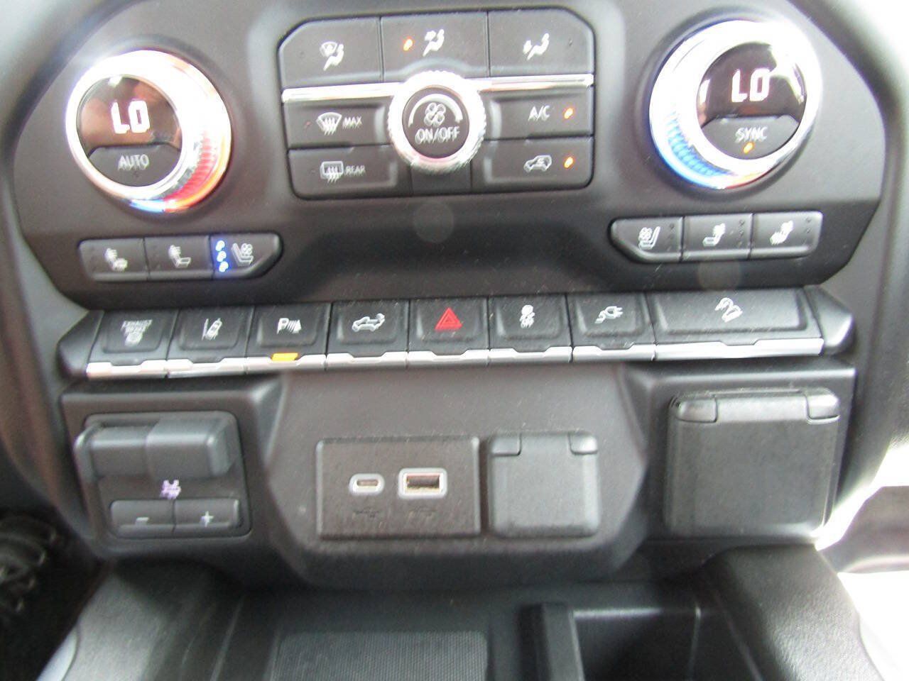Used 2022 GMC Sierra 2500 AT4 w/ AT4 Premium Plus Package AWD/4WD image 15