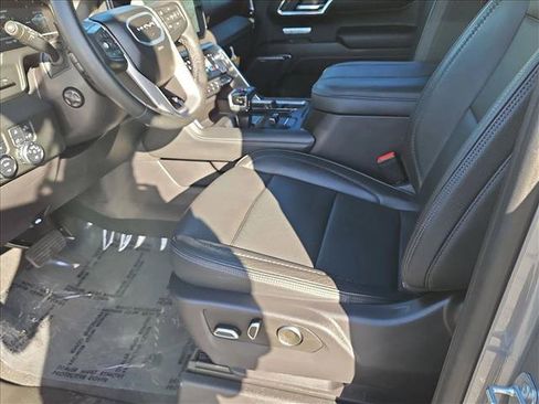 Used 2024 GMC Sierra 1500 Denali w/ Denali Reserve Package AWD/4WD image 17