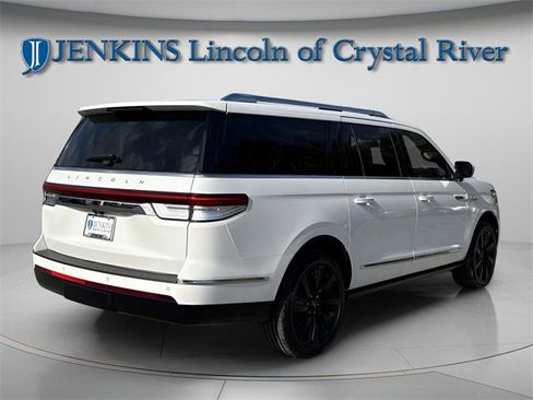 Certified 2023 Lincoln Navigator L Reserve image 9