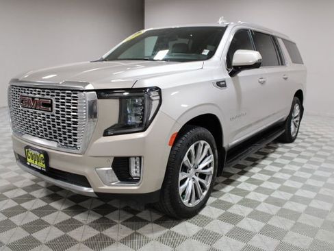 Used 2022 GMC Yukon XL Denali image 5