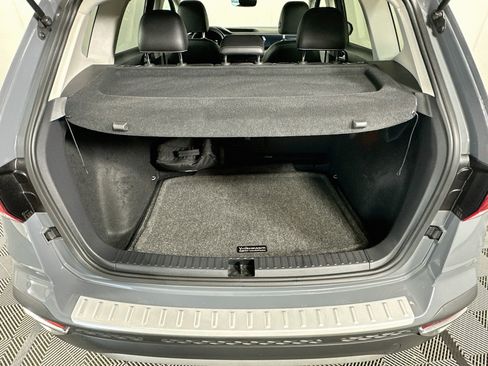 Used 2023 Volkswagen Taos SE w/ Panoramic Sunroof Package FWD image 28