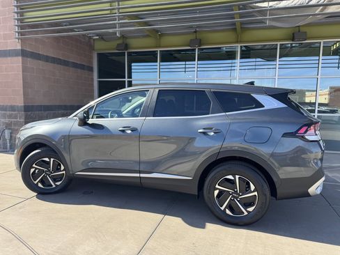 Used 2023 Kia Sportage LX image 5