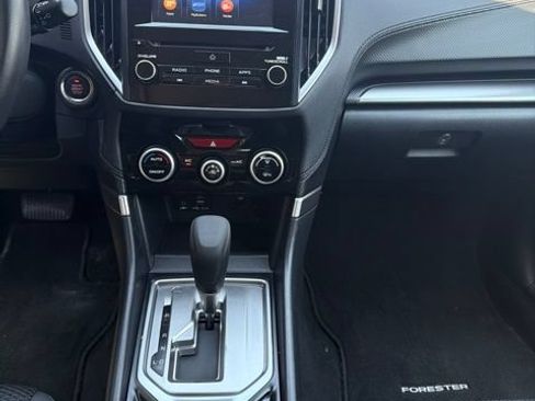 Used 2019 Subaru Forester Premium AWD/4WD image 16