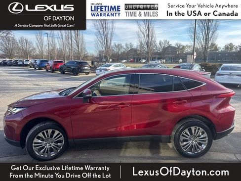 Used 2023 Toyota Venza XLE image 6