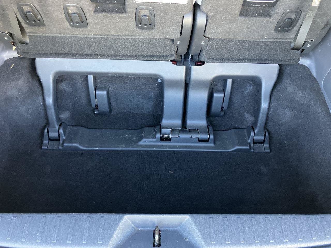 Used 2023 Toyota Sienna XLE FWD image 29