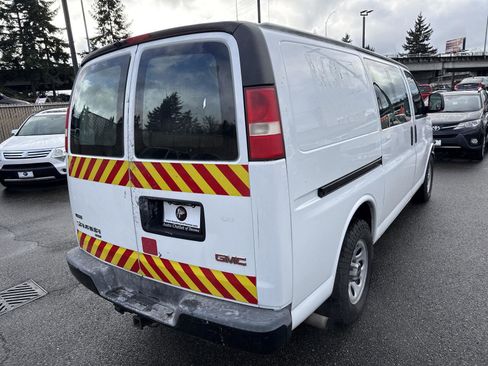 Used 2010 GMC Savana 1500 AWD image 5