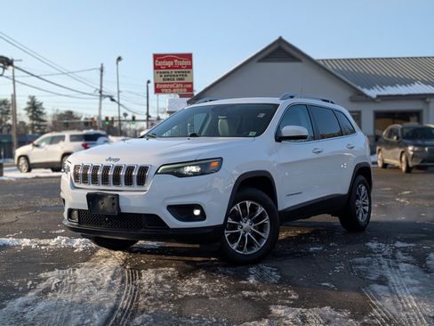 Used 2021 Jeep Cherokee Latitude Plus image 1