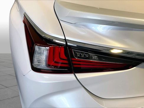 Used 2021 Lexus ES 250 w/ Premium Package AWD/4WD image 28