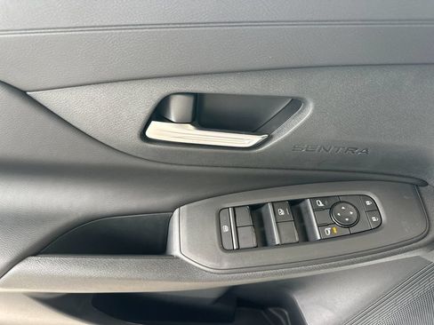 Used 2026 Nissan Sentra SV w/ SV Convenience Package FWD image 10