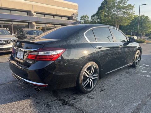 Used 2017 Honda Accord Sport Special Edition image 5