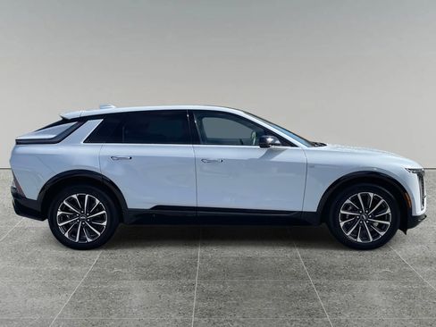 New 2026 Cadillac Lyriq Sport image 6