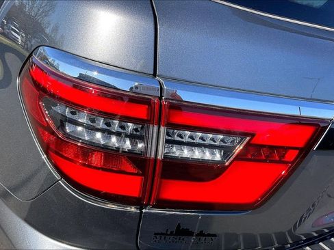 Used 2024 Nissan Armada SL image 25