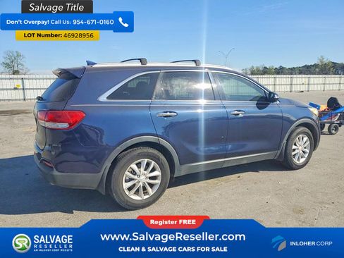 Used 2017 Kia Sorento LX w/ LX Convenience Package image 3