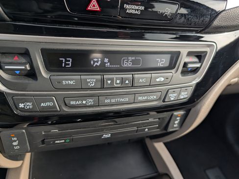 Used 2018 Honda Pilot Touring image 31