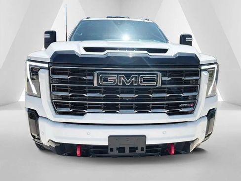 Used 2025 GMC Sierra 2500 AT4 w/ AT4 Premium Plus Package AWD/4WD image 2