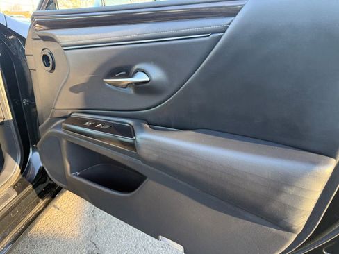 Used 2019 Lexus ES 350 Ultra Luxury | Luxury | F SPOR w/ Accessory Package 2 image 28