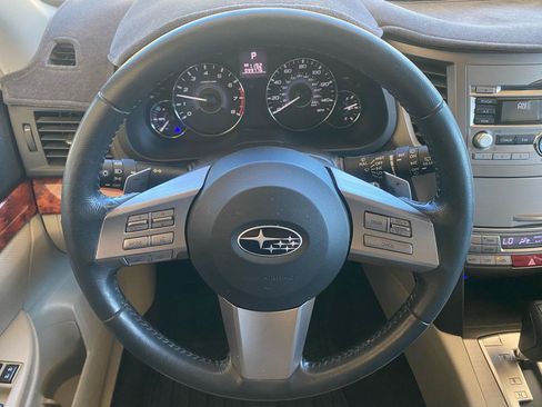 Used 2011 Subaru Outback 2.5i Limited AWD/4WD image 12